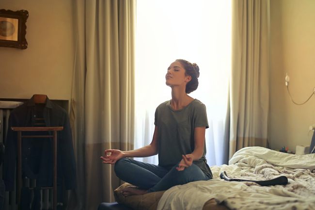 Meditácia na posteli