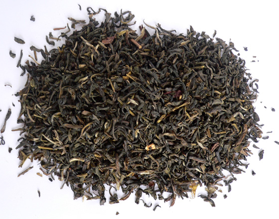   Najlepšia jazmínová kvalita s jemne urobeným zeleným čajom China, ku ktorému sa pridávajú viaceré čerstvo orosené jazmínové kvety....