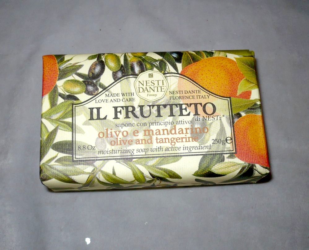 Prírodné glycerínové mydlo, ktoré vám pripomenie nádhernú toskánsku prírodu Talianska. 