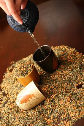  Japan Genmaicha je Japonská špecialita - zelený čaj Bancha s opraženou celozrnnou ryžou. Vďaka tomu získa čaj  neobvyklú pukancovú...