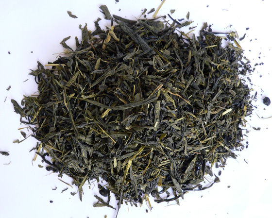 Jemný zelený čaj strednej triedy z najlepších vietnamských čajových plantáží. Chuť príjemná, plná s kvetovo jemnou vôňou.    ...